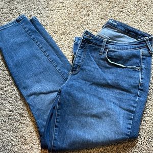 Universal Thread size 16/33R skinny jeans